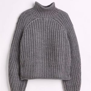 Chunky Knit Sweater - Light Grey - Medium